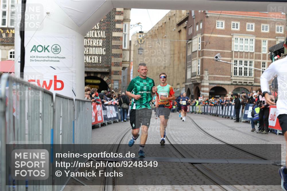 05.10.2025 - 20. swb-Marathon Bremen Yannick Fuchs http://msf.ph/oto/9248349 05.10.2025 10:44:04 Ziel 9170, 9865, 11256, 11683 meine-sportfotos.de