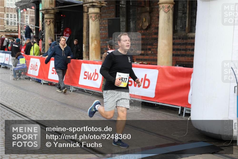 05.10.2025 - 20. swb-Marathon Bremen Yannick Fuchs http://msf.ph/oto/9248360 05.10.2025 10:52:48 Ziel 9209, 9439, 9517, 10548, 10833, 11587 meine-sportfotos.de