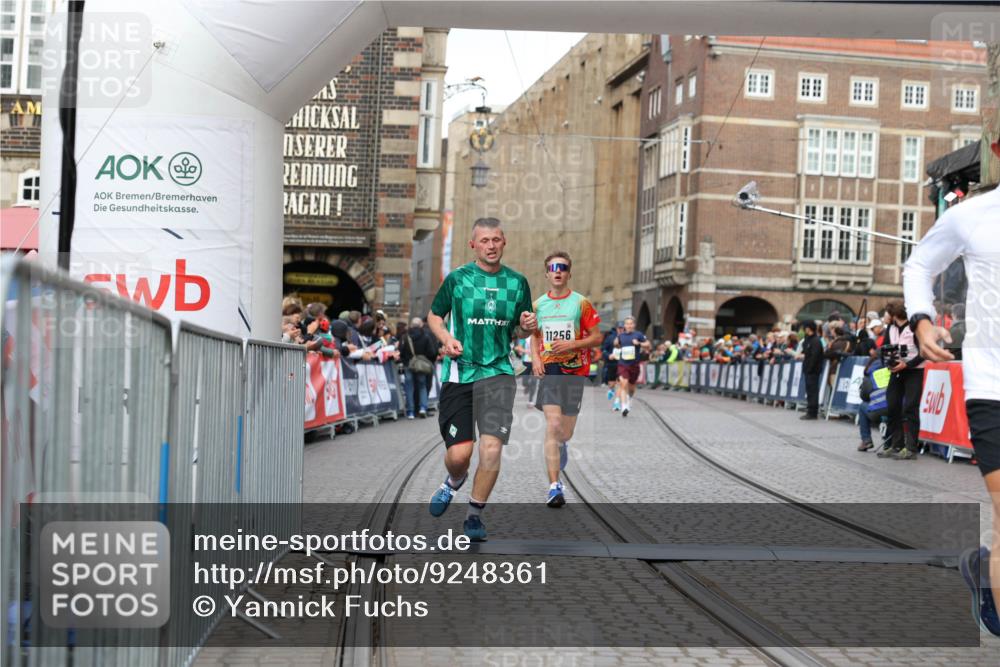 05.10.2025 - 20. swb-Marathon Bremen Yannick Fuchs http://msf.ph/oto/9248361 05.10.2025 10:44:04 Ziel 9170, 9865, 11256, 11683 meine-sportfotos.de