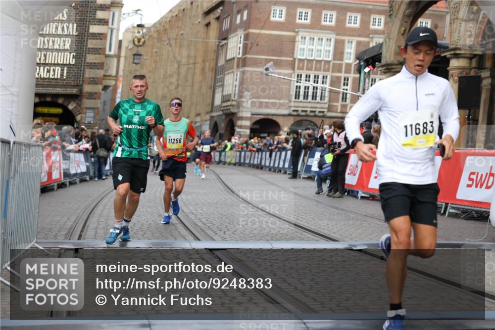 05.10.2025 - 20. swb-Marathon Bremen Yannick Fuchs http://msf.ph/oto/9248383 05.10.2025 10:44:04 Ziel 9170, 9865, 11256, 11683 meine-sportfotos.de