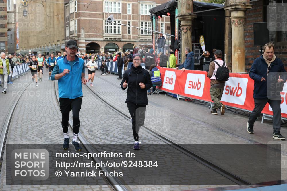 05.10.2025 - 20. swb-Marathon Bremen Yannick Fuchs http://msf.ph/oto/9248384 05.10.2025 10:52:50 Ziel 9209, 9517, 10548, 10833, 11012, 11587 meine-sportfotos.de