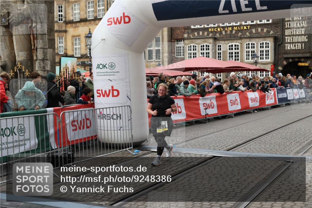 05.10.2025 - 20. swb-Marathon Bremen Yannick Fuchs http://msf.ph/oto/9248386 05.10.2025 11:12:46 Ziel 10190, 11285 meine-sportfotos.de