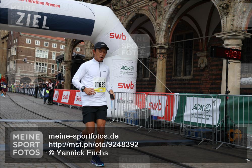 05.10.2025 - 20. swb-Marathon Bremen Yannick Fuchs http://msf.ph/oto/9248392 05.10.2025 10:44:04 Ziel 9170, 9865, 11256, 11683 meine-sportfotos.de
