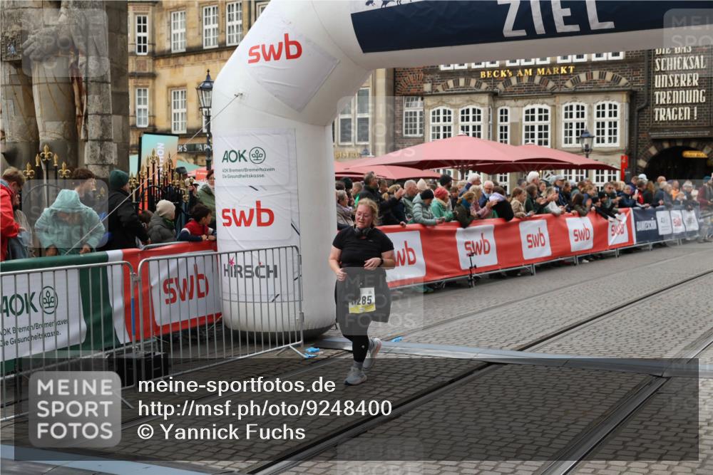 05.10.2025 - 20. swb-Marathon Bremen Yannick Fuchs http://msf.ph/oto/9248400 05.10.2025 11:12:46 Ziel 10190, 11285 meine-sportfotos.de