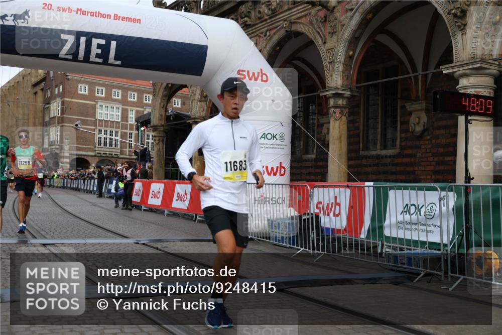 05.10.2025 - 20. swb-Marathon Bremen Yannick Fuchs http://msf.ph/oto/9248415 05.10.2025 10:44:04 Ziel 9170, 9865, 11256, 11683 meine-sportfotos.de