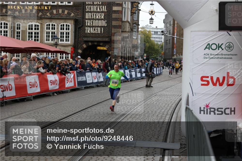 05.10.2025 - 20. swb-Marathon Bremen Yannick Fuchs http://msf.ph/oto/9248446 05.10.2025 11:12:47 Ziel 10190, 11285 meine-sportfotos.de