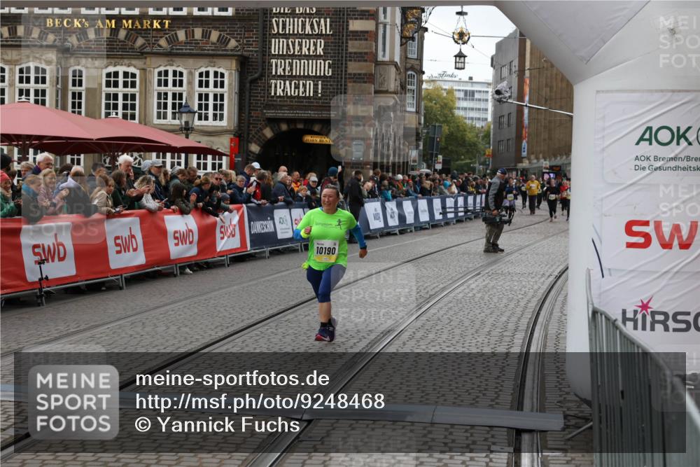 05.10.2025 - 20. swb-Marathon Bremen Yannick Fuchs http://msf.ph/oto/9248468 05.10.2025 11:12:48 Ziel 10190, 11285 meine-sportfotos.de