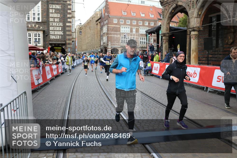 05.10.2025 - 20. swb-Marathon Bremen Yannick Fuchs http://msf.ph/oto/9248469 05.10.2025 10:52:51 Ziel 9209, 9517, 9581, 10548, 10833, 11012, 11382, 11417, 11587 meine-sportfotos.de