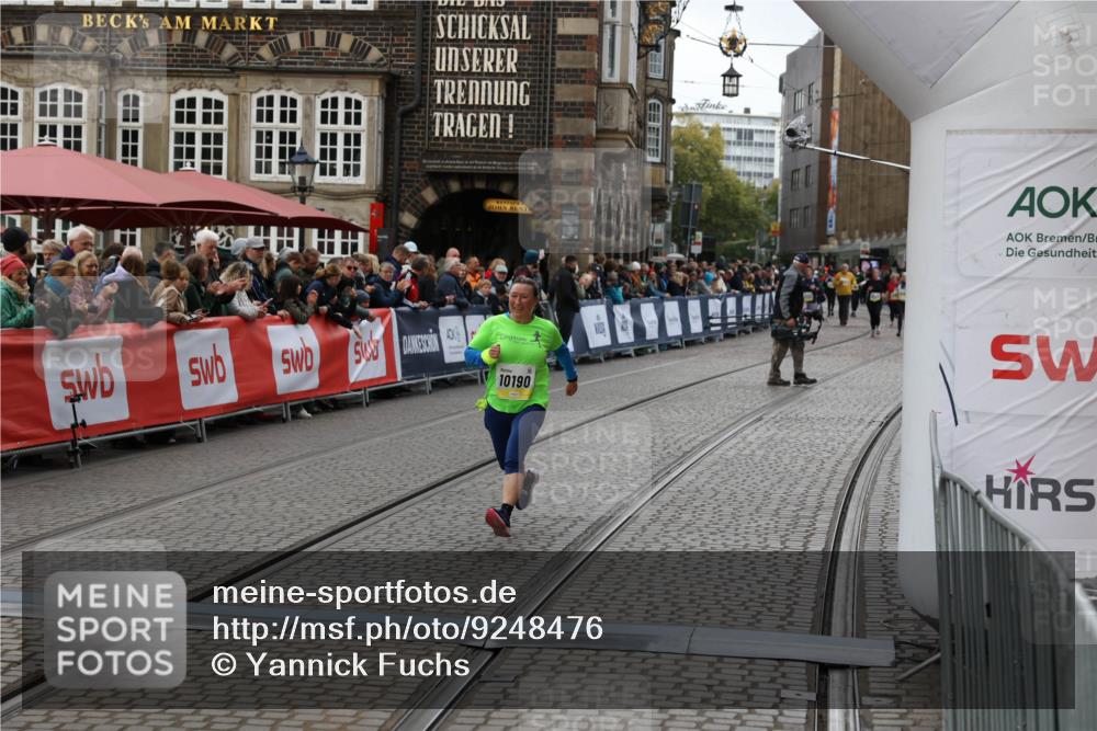 05.10.2025 - 20. swb-Marathon Bremen Yannick Fuchs http://msf.ph/oto/9248476 05.10.2025 11:12:48 Ziel 10190, 11285 meine-sportfotos.de
