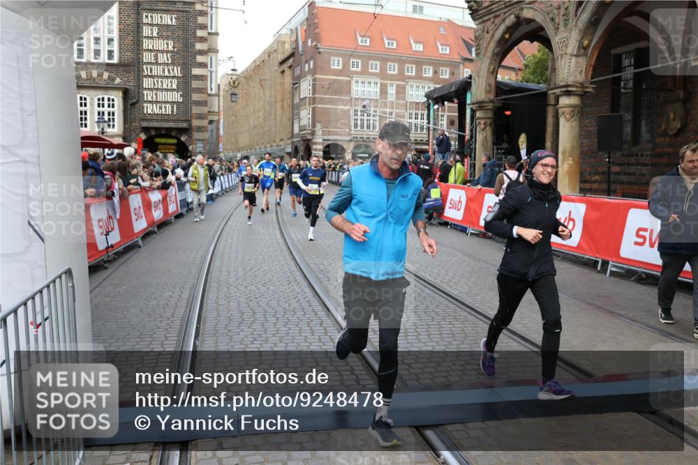 05.10.2025 - 20. swb-Marathon Bremen Yannick Fuchs http://msf.ph/oto/9248478 05.10.2025 10:52:51 Ziel 9209, 9517, 9581, 10548, 10833, 11012, 11382, 11417, 11587 meine-sportfotos.de