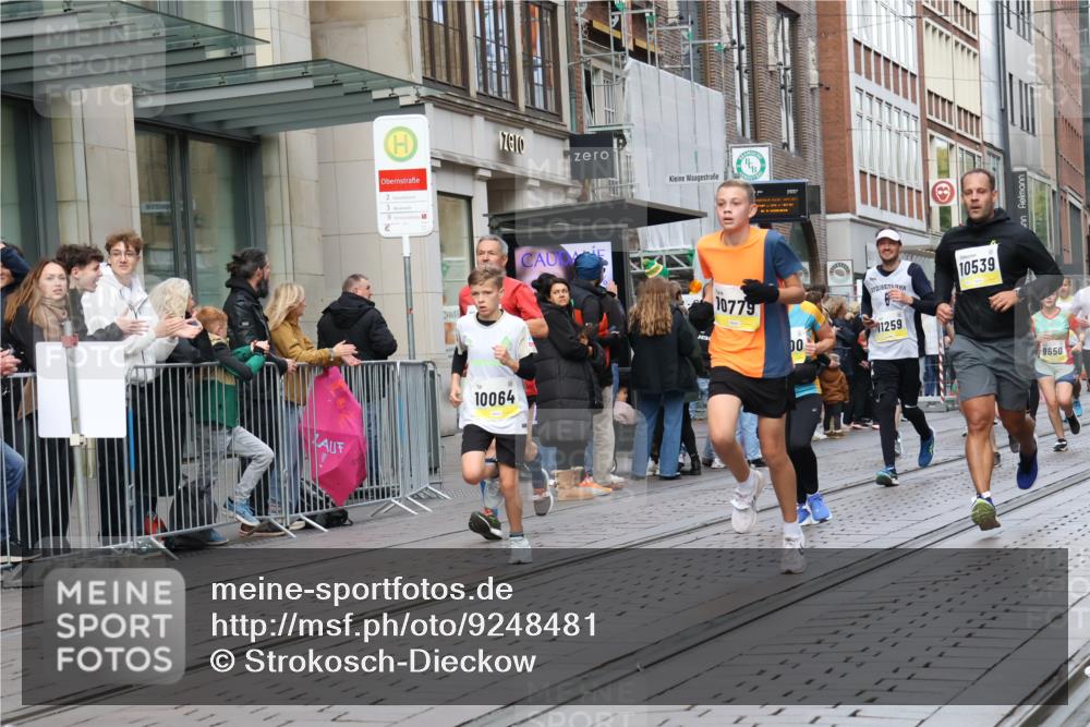 05.10.2025 - 20. swb-Marathon Bremen Strokosch-Dieckow http://msf.ph/oto/9248481 05.10.2025 10:52:46 Ziel 9187, 9449, 9650, 9703, 9834, 9918, 9956, 10064, 10128, 10242, 10349, 10460, 10466, 10539, 10779, 10806, 10955, 10958, 10993, 11259, 11300, 11377, 11398, 11411, 11450, 11510, 11512, 11722, 9187, 9449, 9650, 9703, 9834, 9918, 9956, 10064, 10128, 10242, 10349, 10460, 10466, 10539, 10779, 10806, 10955, 10958, 10993, 11398, 11450, 11722 meine-sportfotos.de