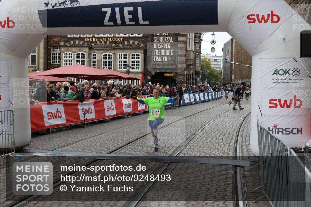 05.10.2025 - 20. swb-Marathon Bremen Yannick Fuchs http://msf.ph/oto/9248493 05.10.2025 11:12:48 Ziel 10190, 11285 meine-sportfotos.de