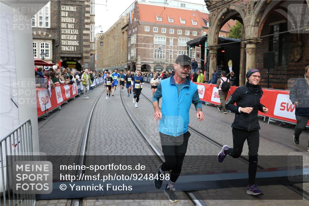 05.10.2025 - 20. swb-Marathon Bremen Yannick Fuchs http://msf.ph/oto/9248498 05.10.2025 10:52:51 Ziel 9209, 9517, 9581, 10548, 10833, 11012, 11382, 11417, 11587 meine-sportfotos.de