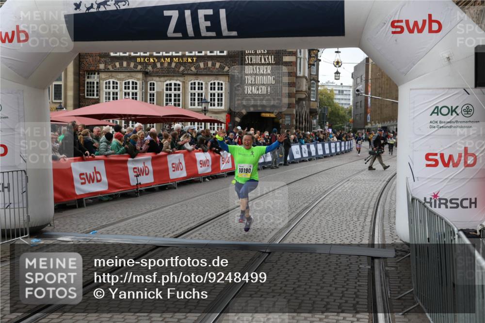 05.10.2025 - 20. swb-Marathon Bremen Yannick Fuchs http://msf.ph/oto/9248499 05.10.2025 11:12:48 Ziel 10190, 11285 meine-sportfotos.de
