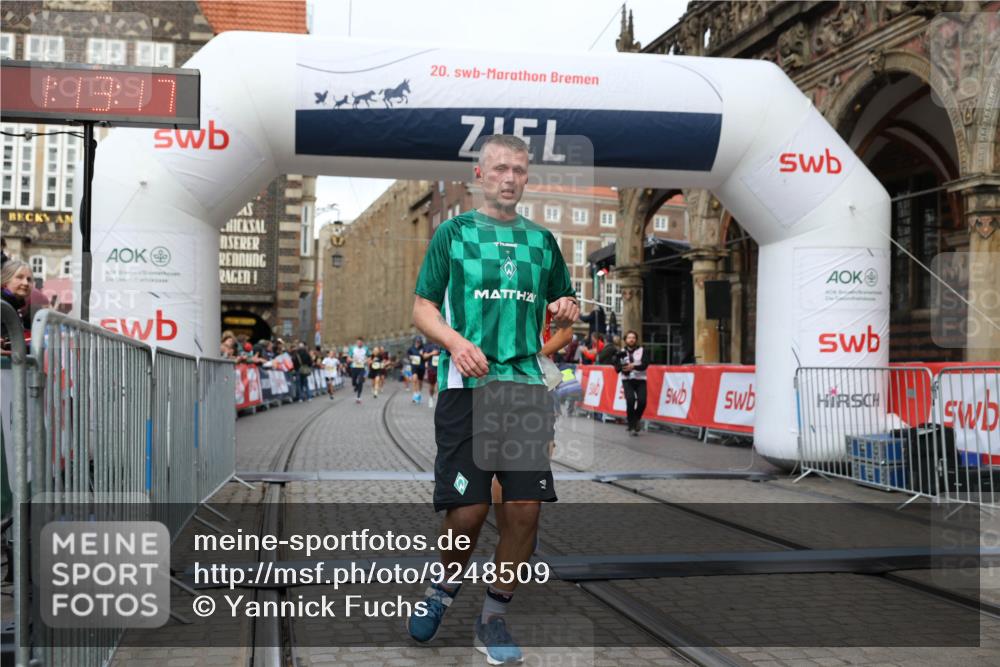 05.10.2025 - 20. swb-Marathon Bremen Yannick Fuchs http://msf.ph/oto/9248509 05.10.2025 10:44:06 Ziel 9170, 9865, 11256, 11683 meine-sportfotos.de