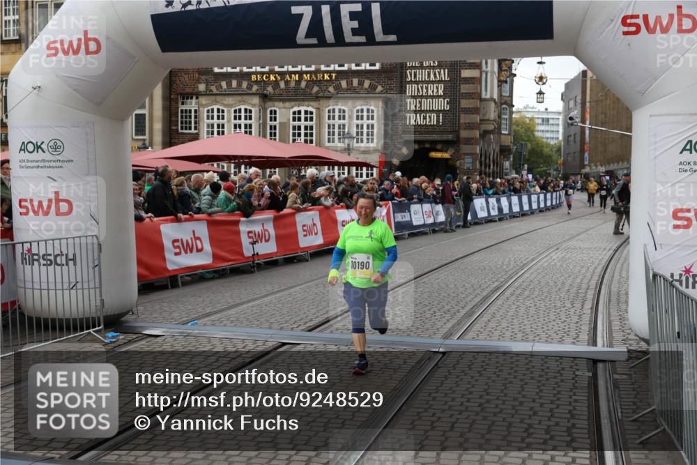 05.10.2025 - 20. swb-Marathon Bremen Yannick Fuchs http://msf.ph/oto/9248529 05.10.2025 11:12:49 Ziel 10190, 11285 meine-sportfotos.de