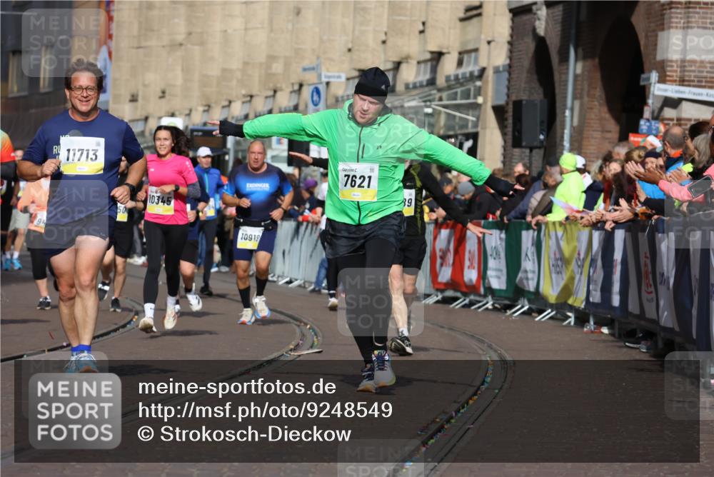 05.10.2025 - 20. swb-Marathon Bremen Strokosch-Dieckow http://msf.ph/oto/9248549 05.10.2025 11:00:06 Ziel 7177, 7621, 9603, 9604, 9611, 9666, 9672, 10138, 10345, 10489, 10572, 10889, 10919, 11026, 11050, 11125, 11266, 11600, 11713 meine-sportfotos.de