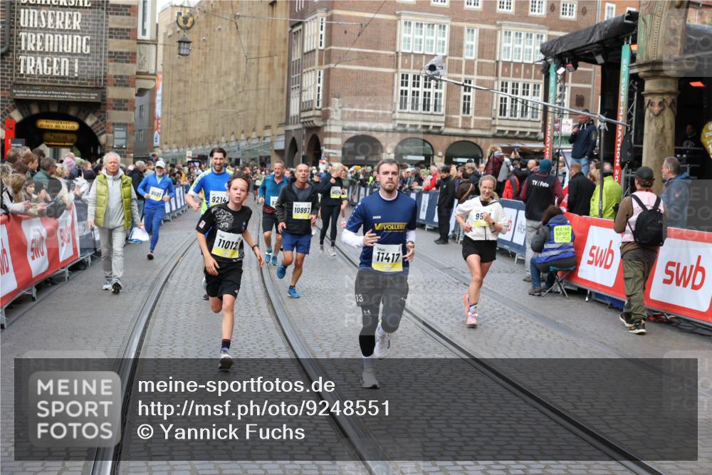 05.10.2025 - 20. swb-Marathon Bremen Yannick Fuchs http://msf.ph/oto/9248551 05.10.2025 10:52:52 Ziel 9209, 9214, 9517, 9581, 10833, 11012, 11382, 11417, 11587 meine-sportfotos.de
