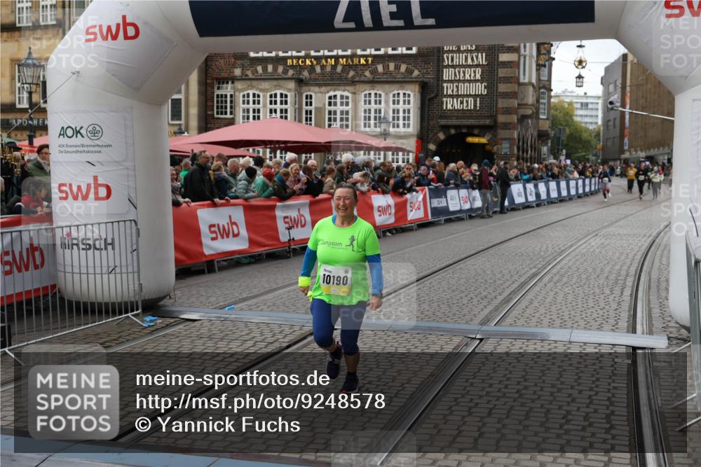 05.10.2025 - 20. swb-Marathon Bremen Yannick Fuchs http://msf.ph/oto/9248578 05.10.2025 11:12:49 Ziel 10190, 11285 meine-sportfotos.de