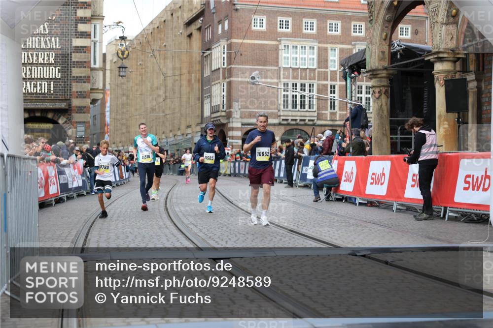 05.10.2025 - 20. swb-Marathon Bremen Yannick Fuchs http://msf.ph/oto/9248589 05.10.2025 10:44:09 Ziel 9614, 9865, 10351, 10652, 10780, 11256, 11316, 11503, 11683 meine-sportfotos.de