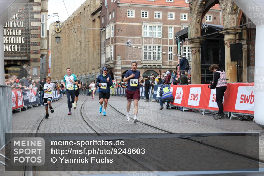 05.10.2025 - 20. swb-Marathon Bremen Yannick Fuchs http://msf.ph/oto/9248603 05.10.2025 10:44:09 Ziel 9614, 9865, 10351, 10652, 10780, 11256, 11316, 11503, 11683 meine-sportfotos.de