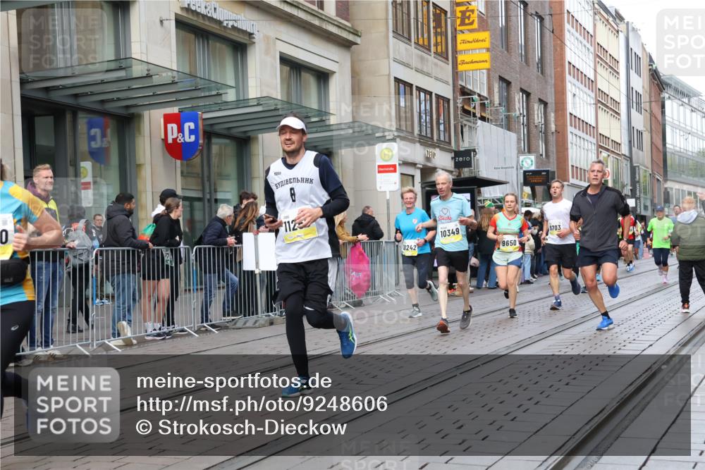 05.10.2025 - 20. swb-Marathon Bremen Strokosch-Dieckow http://msf.ph/oto/9248606 05.10.2025 10:52:50 Ziel 7251, 9187, 9263, 9449, 9539, 9650, 9703, 9834, 9918, 9956, 10064, 10128, 10242, 10317, 10349, 10460, 10466, 10539, 10779, 10806, 10958, 10993, 11174, 11175, 11259, 11300, 11377, 11398, 11411, 11450, 11510, 11512, 11722, 7251, 9187, 9263, 9449, 9539, 9650, 9703, 9834, 9918, 9956, 10064, 10128, 10242, 10317, 10349, 10460, 10466, 10539, 10779, 10806, 10958, 10993, 11174, 11398, 11450, 11722 meine-sportfotos.de