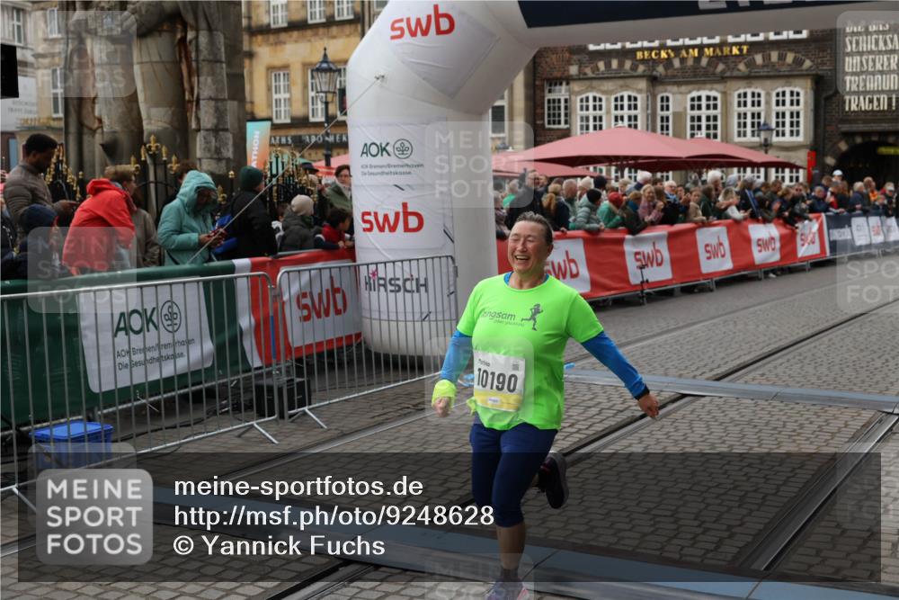 05.10.2025 - 20. swb-Marathon Bremen Yannick Fuchs http://msf.ph/oto/9248628 05.10.2025 11:12:50 Ziel 10190, 11285 meine-sportfotos.de