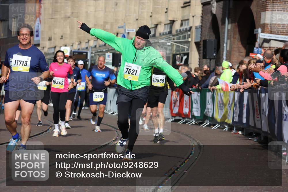 05.10.2025 - 20. swb-Marathon Bremen Strokosch-Dieckow http://msf.ph/oto/9248629 05.10.2025 11:00:06 Ziel 7177, 7621, 9603, 9604, 9611, 9666, 9672, 10138, 10345, 10489, 10572, 10889, 10919, 11026, 11050, 11125, 11266, 11600, 11713 meine-sportfotos.de