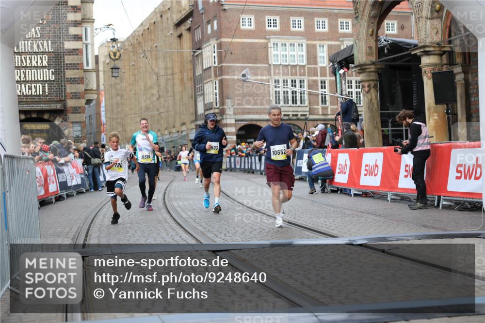 05.10.2025 - 20. swb-Marathon Bremen Yannick Fuchs http://msf.ph/oto/9248640 05.10.2025 10:44:09 Ziel 9614, 9865, 10351, 10652, 10780, 11256, 11316, 11503, 11683 meine-sportfotos.de