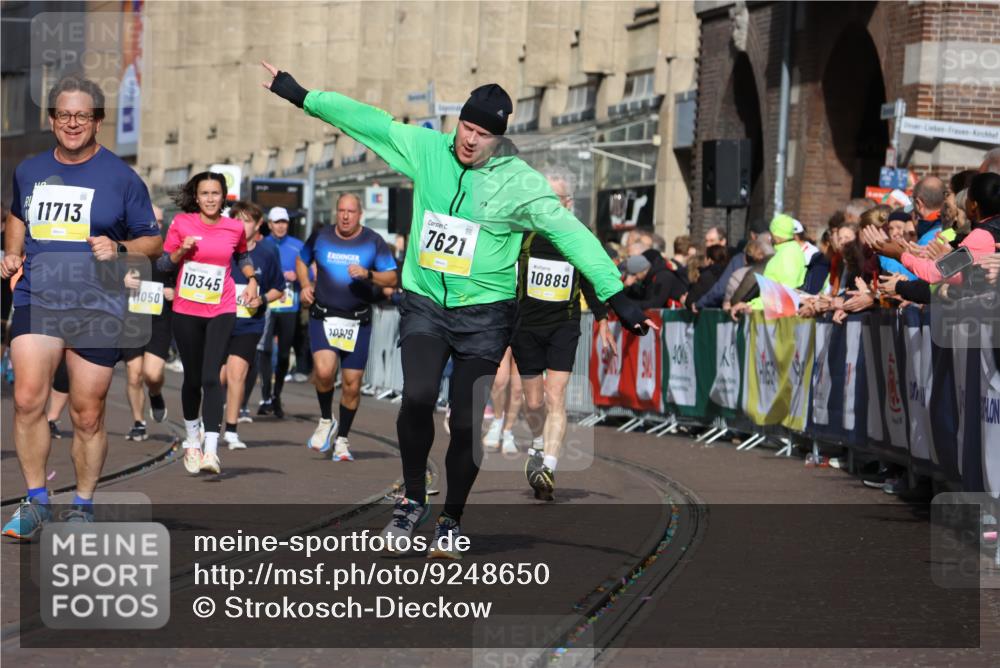 05.10.2025 - 20. swb-Marathon Bremen Strokosch-Dieckow http://msf.ph/oto/9248650 05.10.2025 11:00:06 Ziel 7177, 7621, 9603, 9604, 9611, 9666, 9672, 10138, 10345, 10489, 10572, 10889, 10919, 11026, 11050, 11125, 11266, 11600, 11713 meine-sportfotos.de