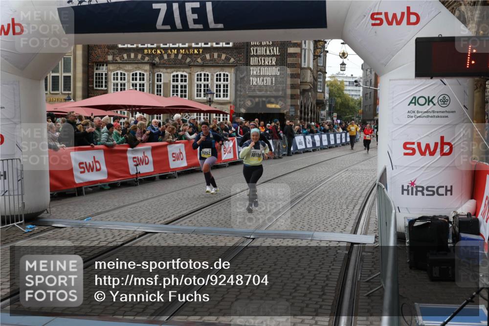05.10.2025 - 20. swb-Marathon Bremen Yannick Fuchs http://msf.ph/oto/9248704 05.10.2025 11:12:57 Ziel 9203, 10186, 11252 meine-sportfotos.de