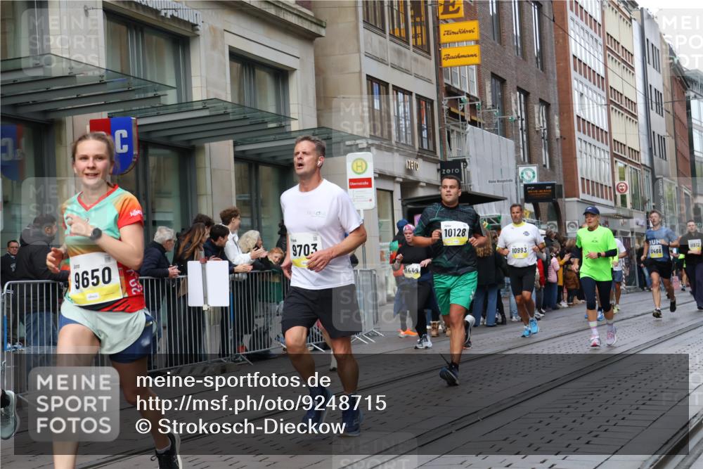 05.10.2025 - 20. swb-Marathon Bremen Strokosch-Dieckow http://msf.ph/oto/9248715 05.10.2025 10:52:53 Ziel 7193, 7251, 9263, 9449, 9539, 9650, 9703, 9717, 9834, 9868, 9956, 10057, 10064, 10128, 10242, 10302, 10317, 10335, 10349, 10460, 10466, 10539, 10806, 10958, 10993, 11174, 11175, 11259, 11300, 11377, 11398, 11411, 11450, 11510, 11512, 11616, 7193, 7251, 9263, 9449, 9539, 9650, 9703, 9717, 9834, 9868, 9956, 10057, 10064, 10128, 10242, 10302, 10317, 10335, 10349, 10460, 10466, 10539, 10806, 10958, 10993, 11174, 11398, 11450 meine-sportfotos.de