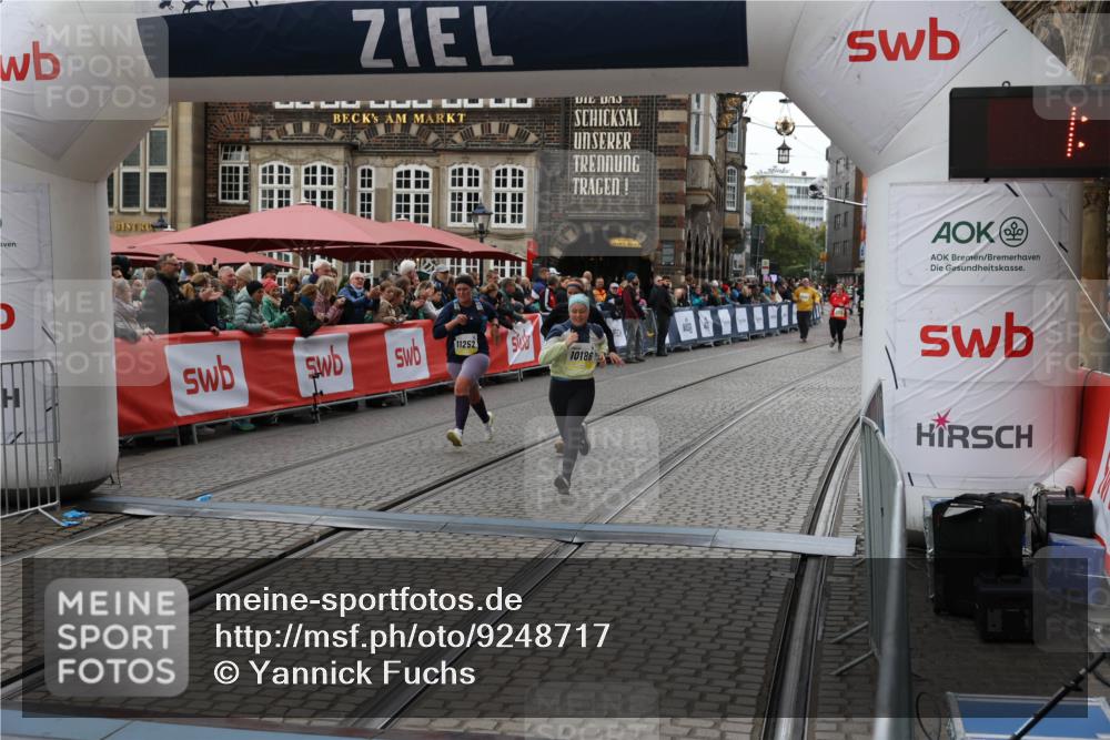 05.10.2025 - 20. swb-Marathon Bremen Yannick Fuchs http://msf.ph/oto/9248717 05.10.2025 11:12:57 Ziel 9203, 10186, 11252 meine-sportfotos.de