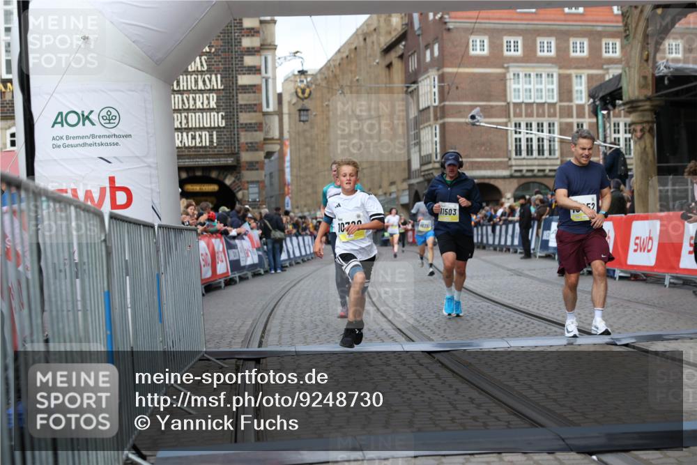 05.10.2025 - 20. swb-Marathon Bremen Yannick Fuchs http://msf.ph/oto/9248730 05.10.2025 10:44:10 Ziel 9614, 9865, 10351, 10652, 10780, 11256, 11316, 11503 meine-sportfotos.de