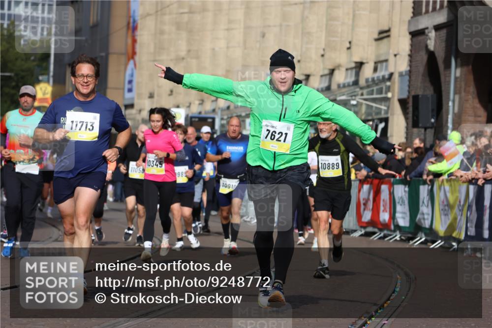 05.10.2025 - 20. swb-Marathon Bremen Strokosch-Dieckow http://msf.ph/oto/9248772 05.10.2025 11:00:06 Ziel 7177, 7621, 9603, 9604, 9611, 9666, 9672, 10138, 10345, 10489, 10572, 10889, 10919, 11026, 11050, 11125, 11266, 11600, 11713 meine-sportfotos.de