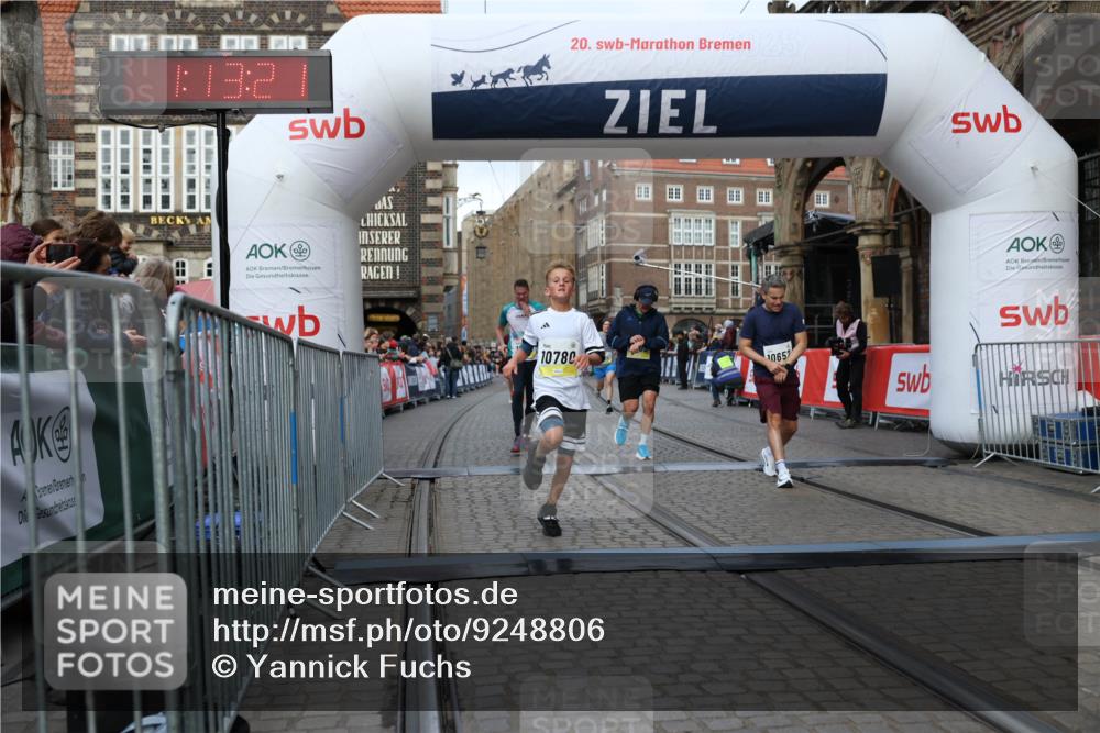 05.10.2025 - 20. swb-Marathon Bremen Yannick Fuchs http://msf.ph/oto/9248806 05.10.2025 10:44:11 Ziel 9614, 9865, 9919, 10351, 10652, 10780, 11256, 11316, 11503 meine-sportfotos.de