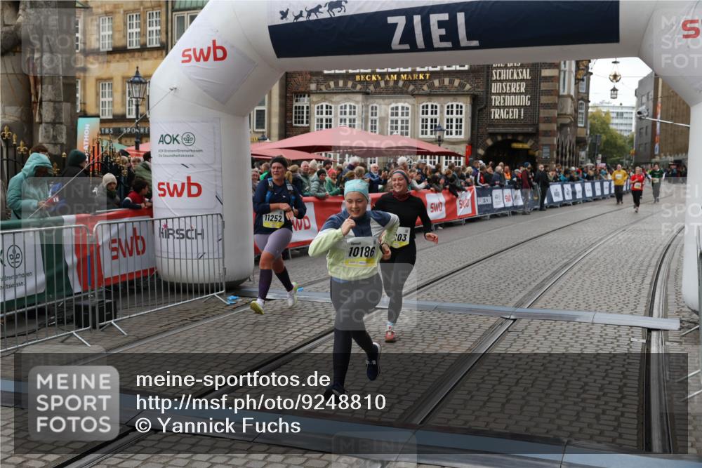 05.10.2025 - 20. swb-Marathon Bremen Yannick Fuchs http://msf.ph/oto/9248810 05.10.2025 11:12:59 Ziel 9203, 10186, 11252 meine-sportfotos.de