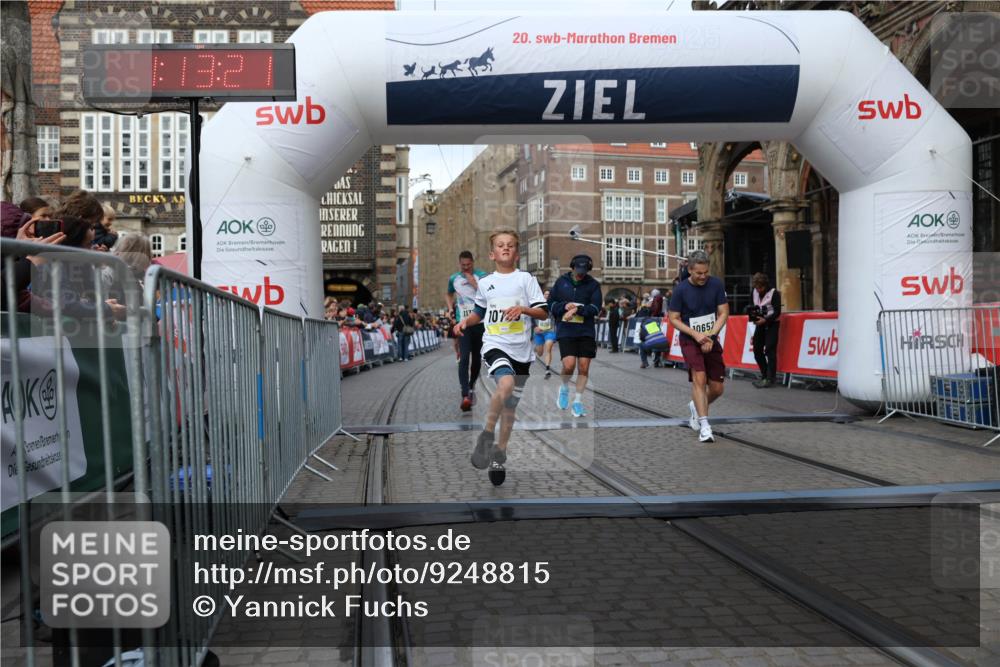 05.10.2025 - 20. swb-Marathon Bremen Yannick Fuchs http://msf.ph/oto/9248815 05.10.2025 10:44:11 Ziel 9614, 9865, 9919, 10351, 10652, 10780, 11256, 11316, 11503 meine-sportfotos.de