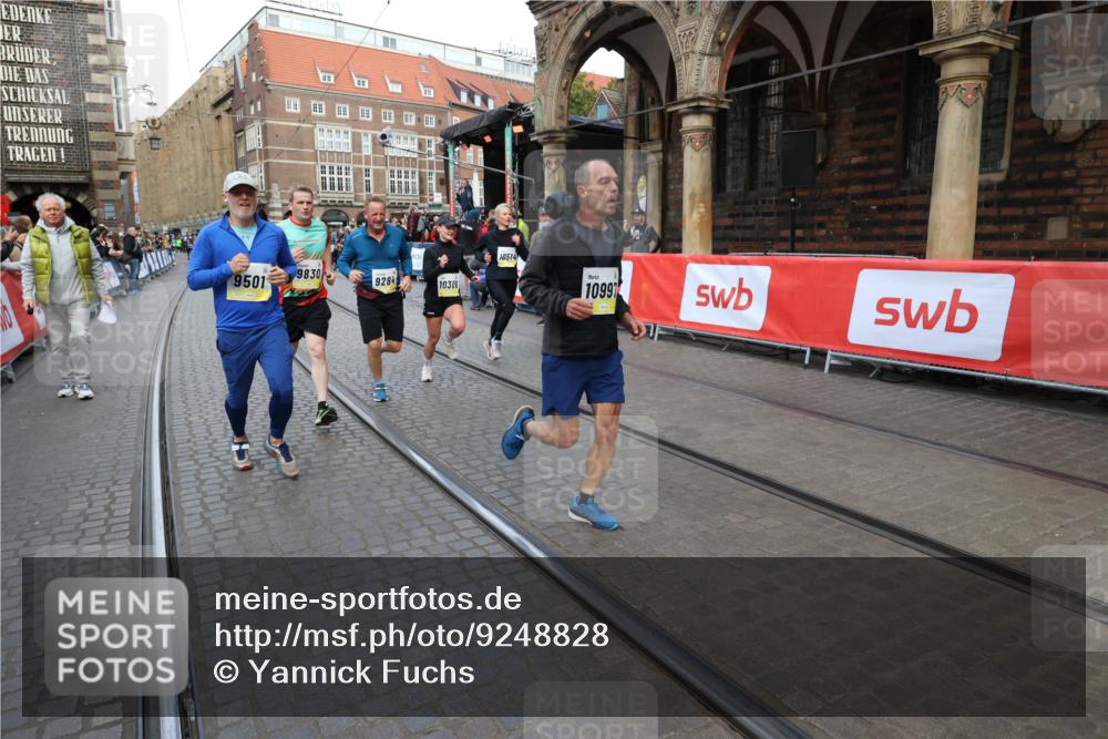 05.10.2025 - 20. swb-Marathon Bremen Yannick Fuchs http://msf.ph/oto/9248828 05.10.2025 10:52:55 Ziel 9214, 9284, 9501, 9517, 9581, 9830, 9985, 10308, 10309, 10514, 10833, 10997, 11012, 11382, 11417, 11587 meine-sportfotos.de