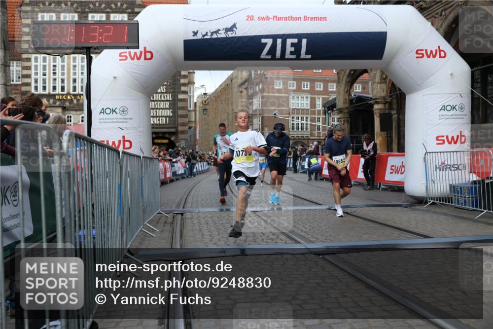 05.10.2025 - 20. swb-Marathon Bremen Yannick Fuchs http://msf.ph/oto/9248830 05.10.2025 10:44:11 Ziel 9614, 9865, 9919, 10351, 10652, 10780, 11256, 11316, 11503 meine-sportfotos.de