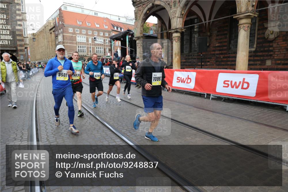 05.10.2025 - 20. swb-Marathon Bremen Yannick Fuchs http://msf.ph/oto/9248837 05.10.2025 10:52:55 Ziel 9214, 9284, 9501, 9517, 9581, 9830, 9985, 10308, 10309, 10514, 10833, 10997, 11012, 11382, 11417, 11587 meine-sportfotos.de