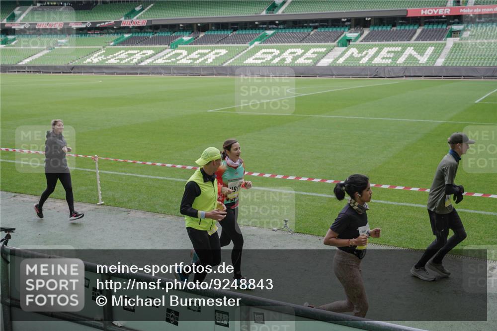 05.10.2025 - 20. swb-Marathon Bremen Michael Burmester http://msf.ph/oto/9248843 05.10.2025 10:39:25 Laufen im Stadion 7199, 7654, 7779, 7788, 7789, 7979, 8123, 9002, 9180, 9186, 9224, 9225, 9228, 9229, 9269, 9315, 9324, 9325, 9379, 9398, 9419, 9515, 9523, 9610, 9628, 9644, 9660, 9668, 9713, 9765, 9780, 9782, 9850, 9908, 9927, 9944, 9998, 10018, 10021, 10025, 10106, 10142, 10207, 10213, 10238, 10255, 10258, 10289, 10371, 10374, 10405, 10426, 10462, 10483, 10498, 10529, 10531, 10551, 10557, 10567, 10587, 10597, 10623, 10734, 10749, 10853, 9182, 9184, 9300, 9394 meine-sportfotos.de
