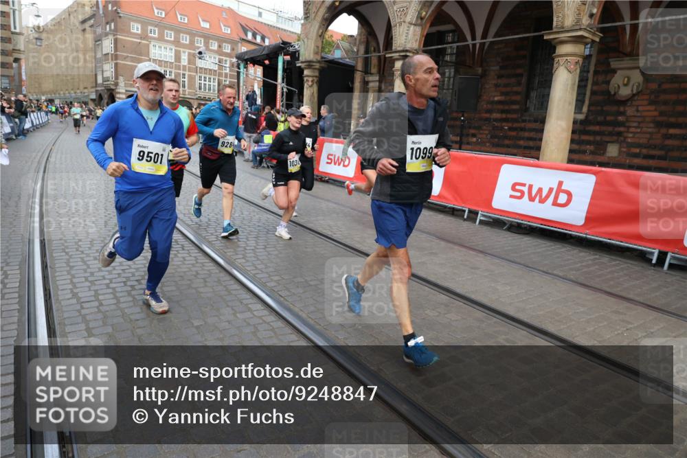 05.10.2025 - 20. swb-Marathon Bremen Yannick Fuchs http://msf.ph/oto/9248847 05.10.2025 10:52:56 Ziel 9214, 9284, 9501, 9581, 9830, 9985, 10308, 10309, 10514, 10833, 10997, 11012, 11382, 11417, 11587 meine-sportfotos.de