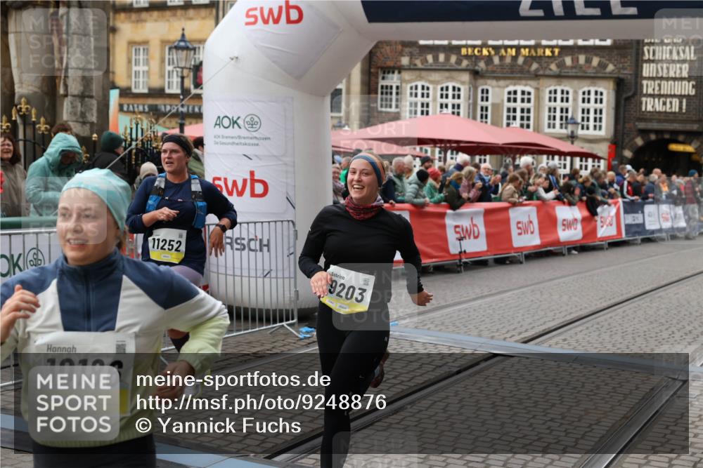 05.10.2025 - 20. swb-Marathon Bremen Yannick Fuchs http://msf.ph/oto/9248876 05.10.2025 11:12:59 Ziel 9203, 10186, 11252 meine-sportfotos.de