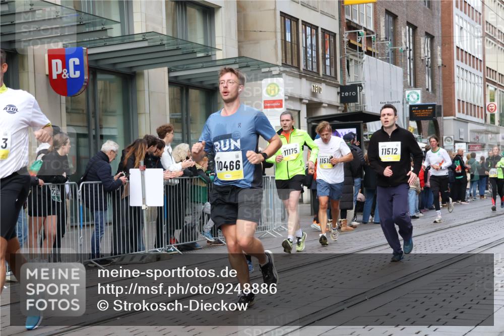 05.10.2025 - 20. swb-Marathon Bremen Strokosch-Dieckow http://msf.ph/oto/9248886 05.10.2025 10:52:57 Ziel 7193, 7251, 9263, 9449, 9539, 9703, 9717, 9834, 9868, 9956, 9957, 10057, 10128, 10242, 10302, 10317, 10335, 10349, 10369, 10460, 10466, 10468, 10655, 10806, 10934, 10958, 10993, 11174, 11175, 11300, 11377, 11510, 11512, 11545, 11616, 11716, 7193, 7251, 9263, 9449, 9539, 9703, 9717, 9834, 9868, 9956, 9957, 10057, 10128, 10242, 10302, 10317, 10335, 10349, 10369, 10460, 10466, 10468, 10655, 10806, 10934, 10958, 10993, 11174 meine-sportfotos.de