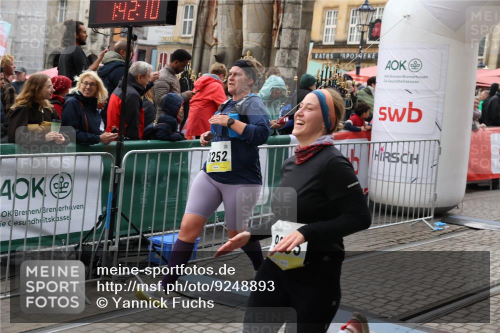 05.10.2025 - 20. swb-Marathon Bremen Yannick Fuchs http://msf.ph/oto/9248893 05.10.2025 11:13:00 Ziel 9203, 10186, 11252 meine-sportfotos.de