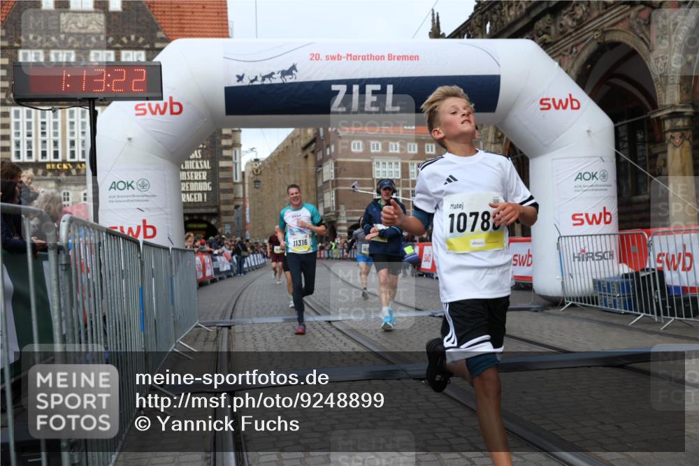 05.10.2025 - 20. swb-Marathon Bremen Yannick Fuchs http://msf.ph/oto/9248899 05.10.2025 10:44:12 Ziel 9614, 9919, 10351, 10652, 10780, 11316, 11503 meine-sportfotos.de
