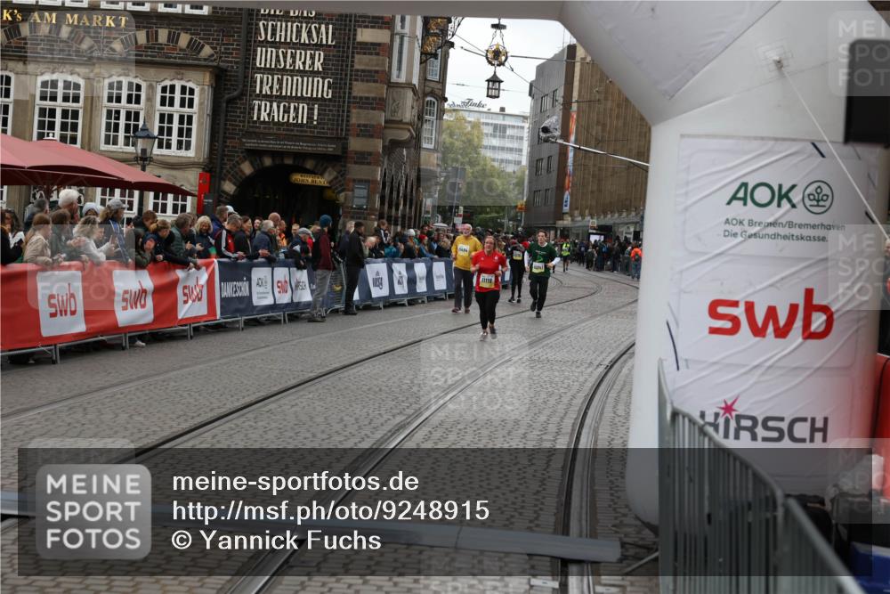 05.10.2025 - 20. swb-Marathon Bremen Yannick Fuchs http://msf.ph/oto/9248915 05.10.2025 11:13:01 Ziel 9203, 10186, 11252 meine-sportfotos.de