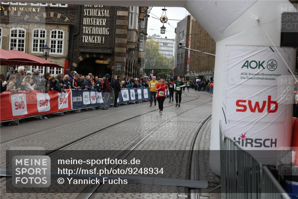 05.10.2025 - 20. swb-Marathon Bremen Yannick Fuchs http://msf.ph/oto/9248934 05.10.2025 11:13:01 Ziel 9203, 10186, 11252 meine-sportfotos.de