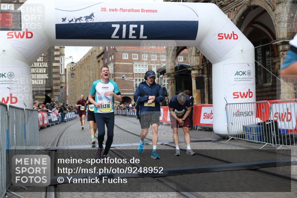 05.10.2025 - 20. swb-Marathon Bremen Yannick Fuchs http://msf.ph/oto/9248952 05.10.2025 10:44:12 Ziel 9614, 9919, 10351, 10652, 10780, 11316, 11503 meine-sportfotos.de